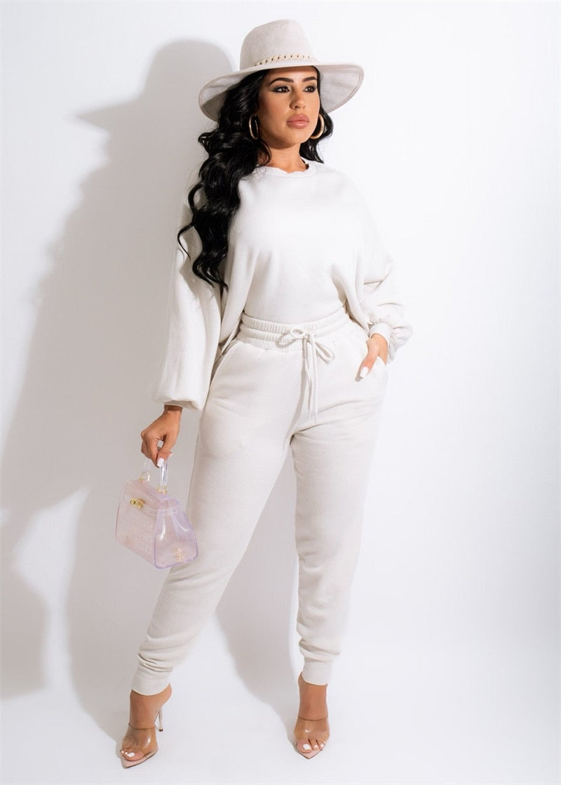 Stylischer Frauen Zweiteiler mit Kordelzug und Taschen